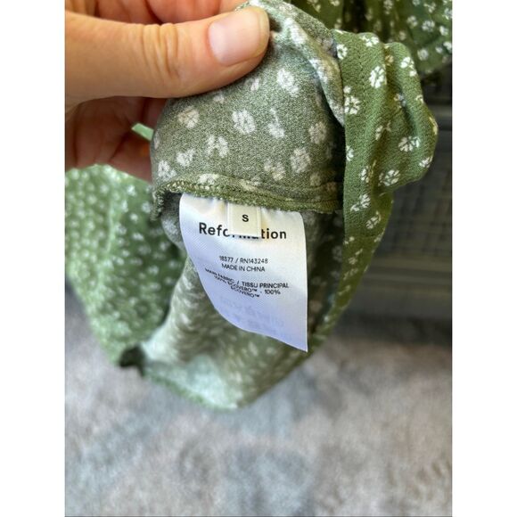 Reformation Cheyanne Top Lassie Green Floral, Sm $118 E47 - Picture 7 of 7